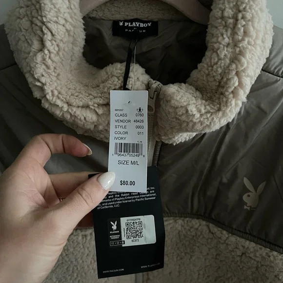 SOLD BNWT Pacsun x playboy teddy puffer jacket - Picture 7 of 7